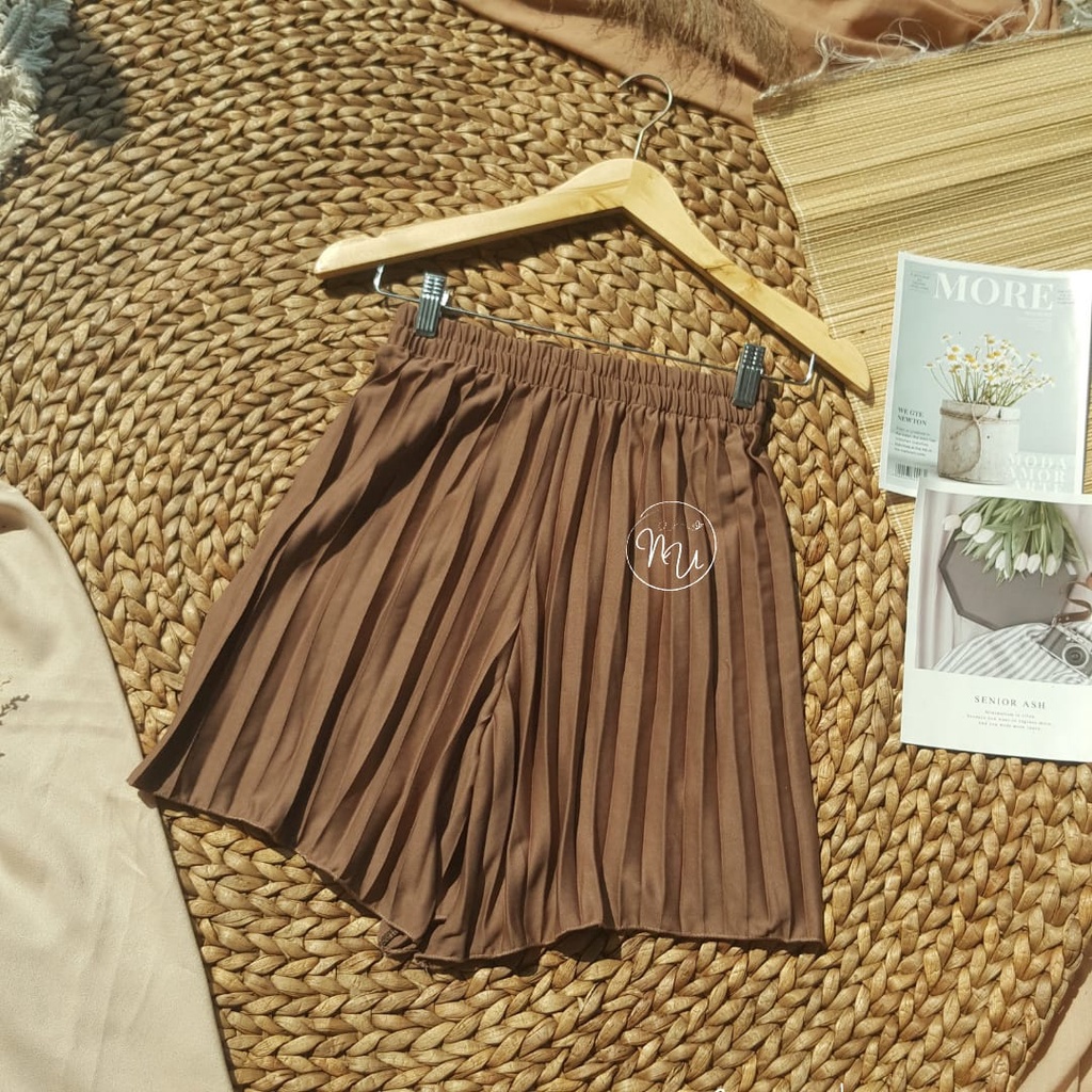 CELANA PENDEK WANITA PLISKET/CELANA PENDEK WANITA TERMURAH PLISKET/PLEATED SHORT/PLISKET PENDEK ALL SIZE