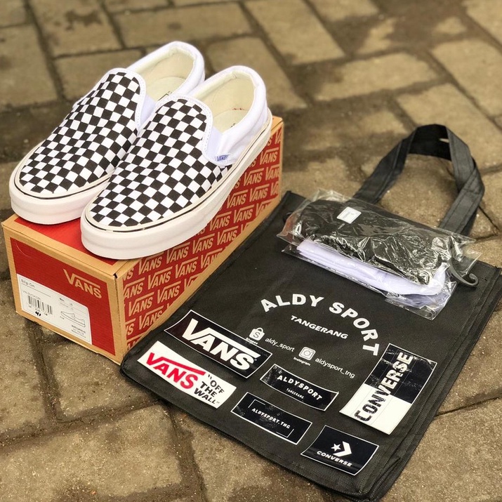 SEPATU SLIPON VANS OG CHECKERBOARD PREMIUM IMPORT. SEPATU PRIA PREMIUM. SEPATU SLIPON PRIA MURAH