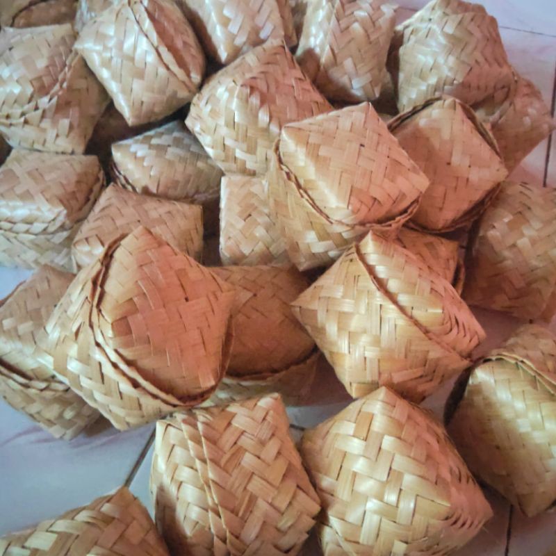 

[ Halodul ] Besek Bambu Ukuran 10x10x8 Pipiti souvenir