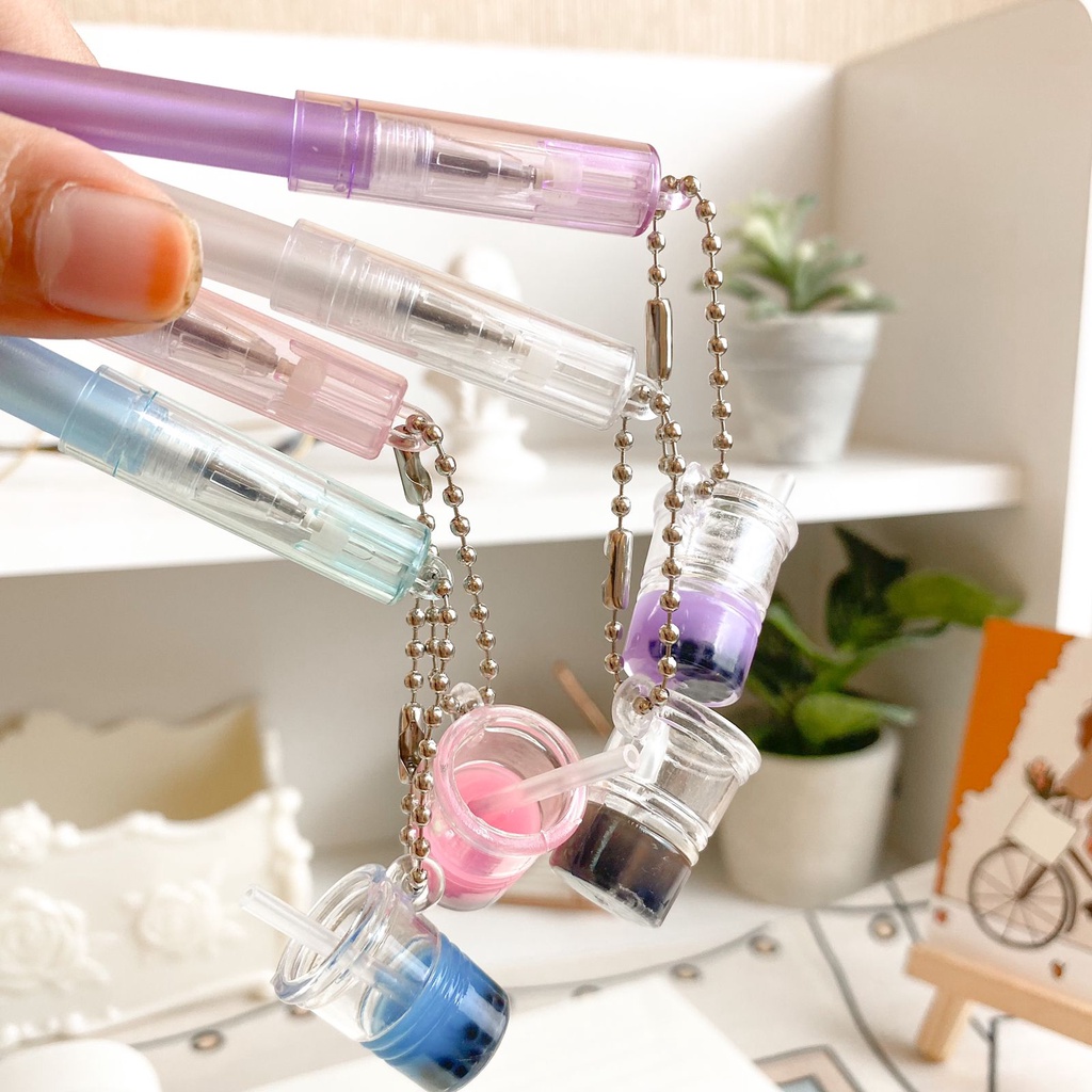 

GROSIRAN 4 / 8 / 12 PCS LUSINAN PEN GANTUNGAN MINUMAN BUBBLE TEA BOBA UNIK / PEN GEL TINTA HITAM READY GROSIRAN BISA COD