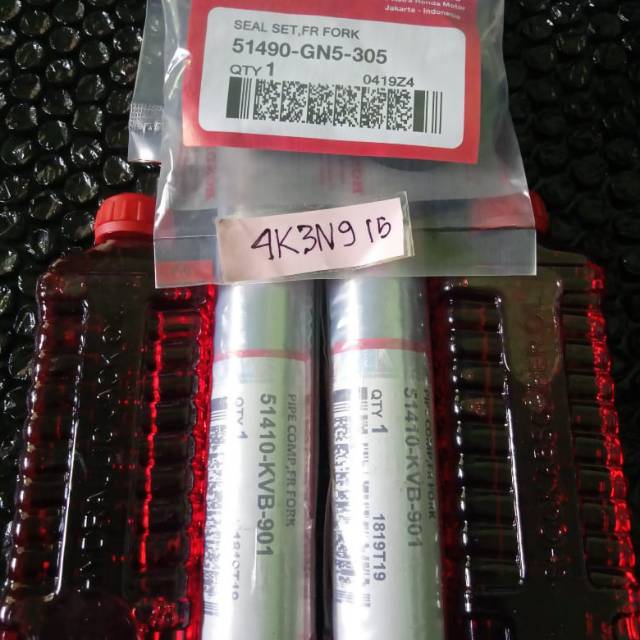 As shock+seal shock+Oli shock Depan Honda Beat karbu/Vario 110 karbu/Spacy karbu/Scoopy karbu