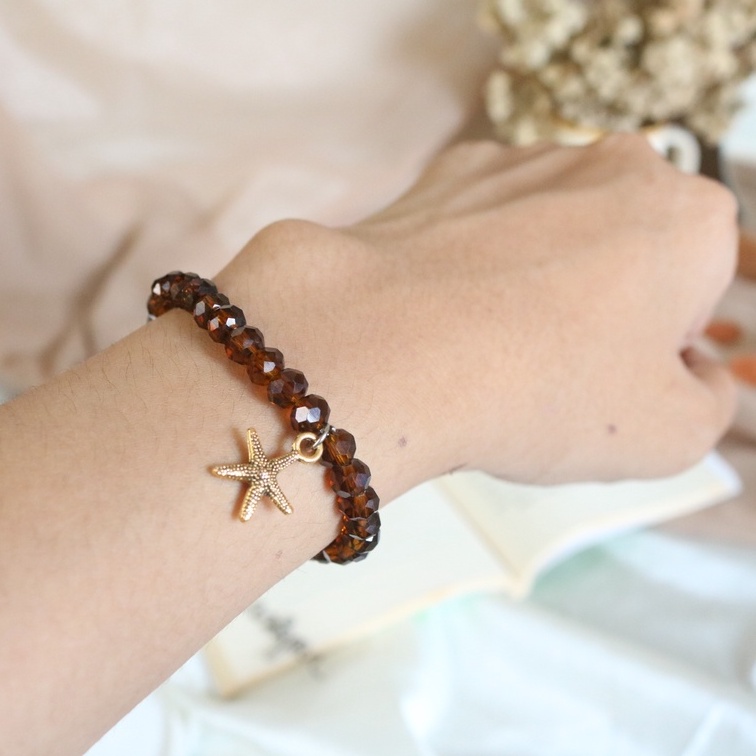 Gelang / Bracelet Light Tea / Fashion / Korea Style / Simple / Cantik / Unik / Etnik / Natural / Gelang Sahabat Persahabatan / Wanita Vintage / Biru Muda / Batu Putih / Aksesoris Asesoris / Perhiasan Unik Cantik Anggun