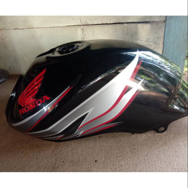 Tangki bensin Megapro Primus hitam