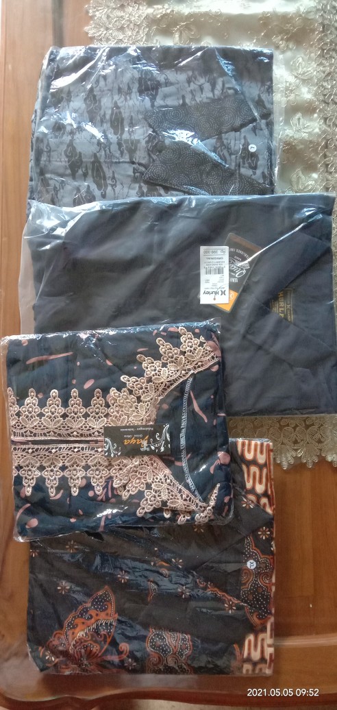Kemeja Batik Pria Lengan Pendek Motif Kupu Awan