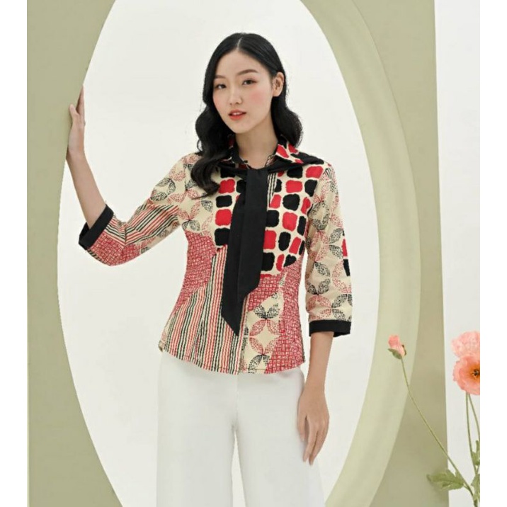 SMP 300 - Atasan Batik Wanita / Blouse Batik Modern