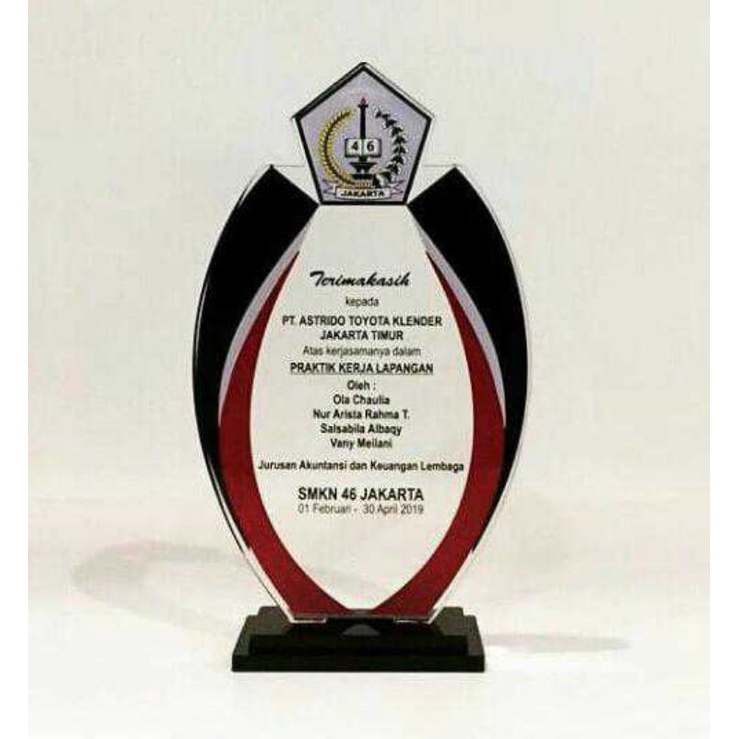 PLAKAT AKRILIK WISUDA, PLAKAT AKRILIK CUSTOM, PLAKAT WEDDING, TROPHY AKRILIK, TROPHY CUSTOM MURAH