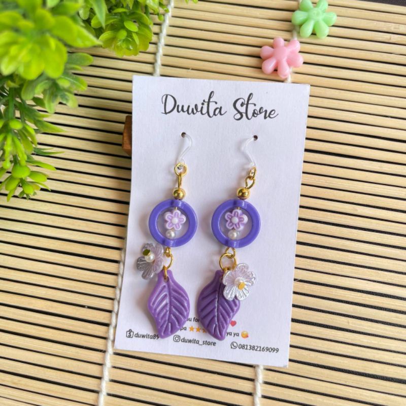 HANDMADE ANTING DEWASA KAITAN PLASTIK/GOLD MOTIF DAUN BUNGA