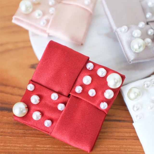 

KADO BROOCH