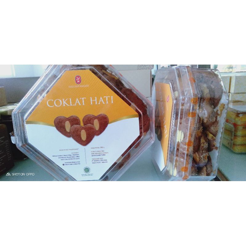 

Coklat hati segi 8 holland bakery