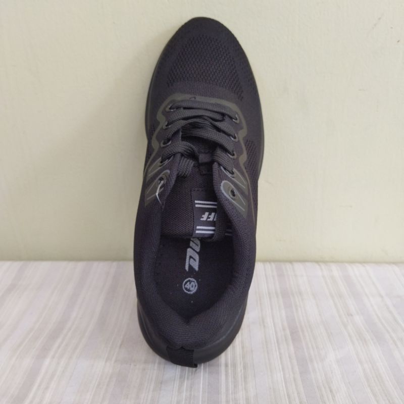 sepatu sekolah / sepatu running merk Duff Corey