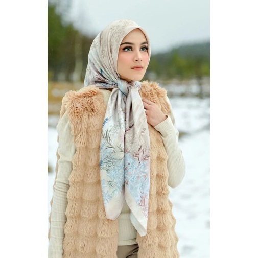 Buttonscarves Disney Frozen Almond XL
