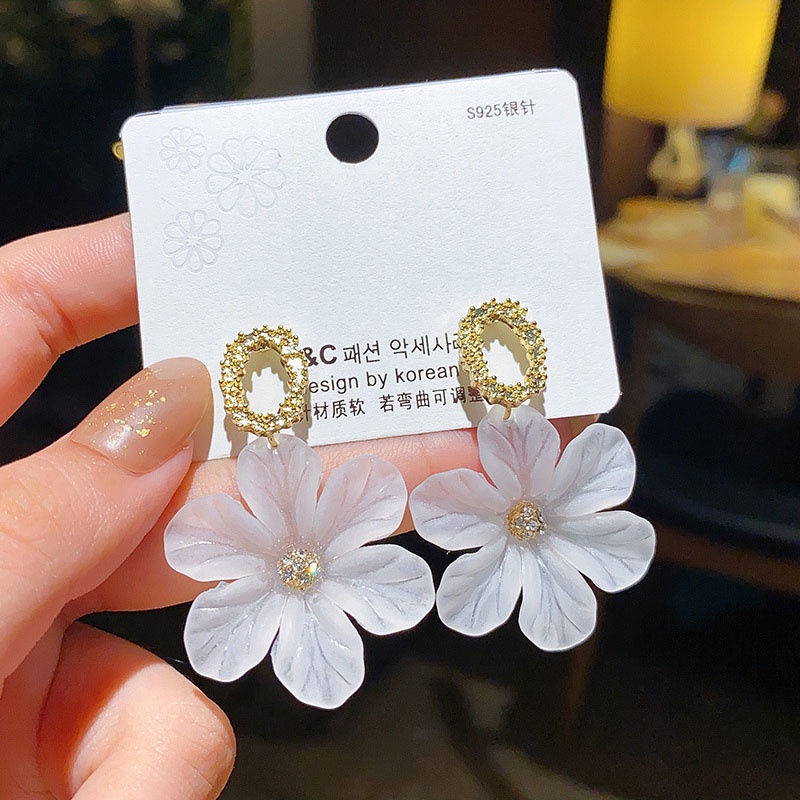 Shuling S925 silver needle Summer Earrings White Flower Petal Earrings Female High Sense Wholesale Earrings