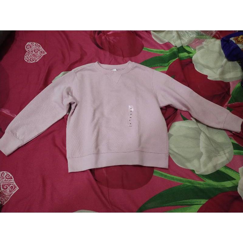 uniqlo kids crewneck sweater