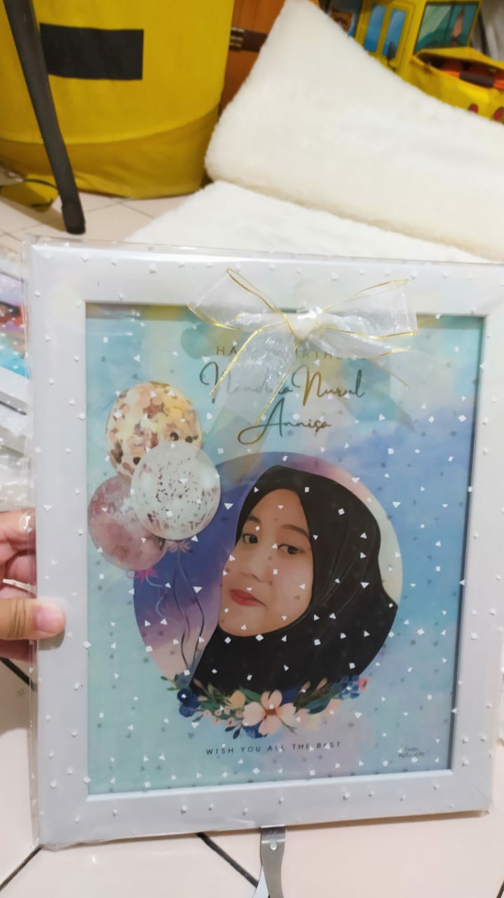 Kado Wisuda, Ulang Tahun, Pembicara, Anniversary Artwork Ilustrasi + Desain Foto+cetak+bingkai