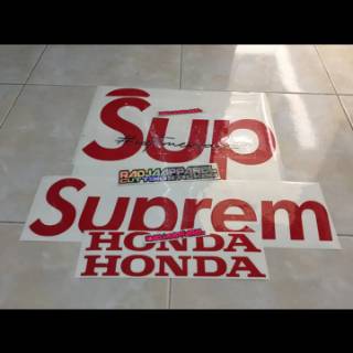 Sticker SUPREME  stiker  striping motor scoopy  model supreme  