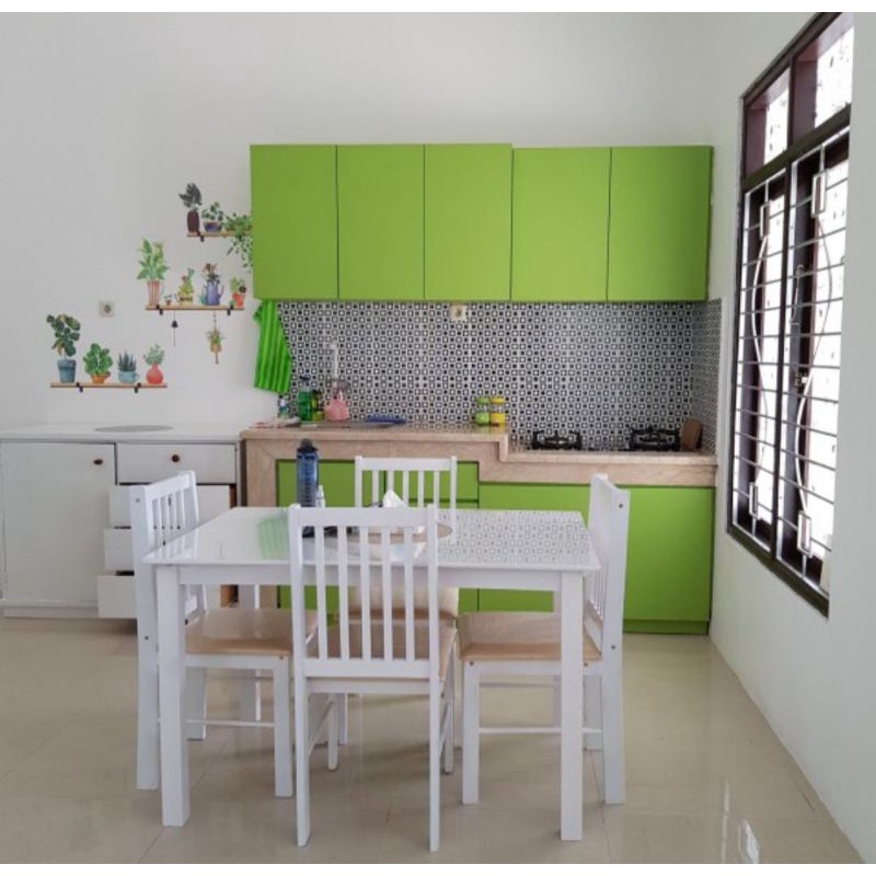 Meja makan minimalis kayu mahoni