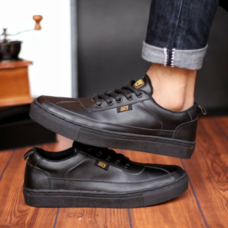 Sepatu Sneakers Pria Sepatu Casual Pria Terbaru Spatu Sneaker Kasual Kerja Formal Santai Main Original Warna Hitam