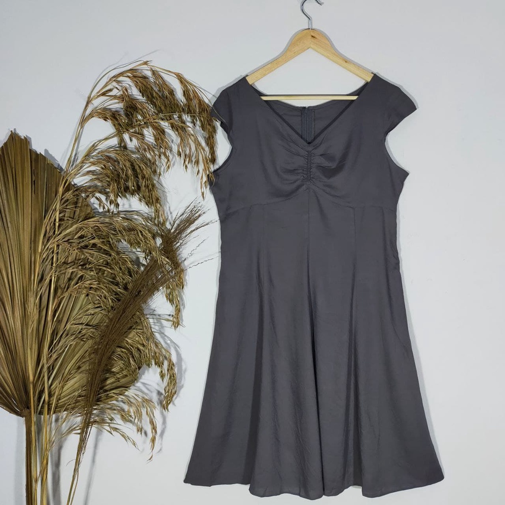 Pakaian Fashion Wanita Short Dress Polos Tanpa Lengan