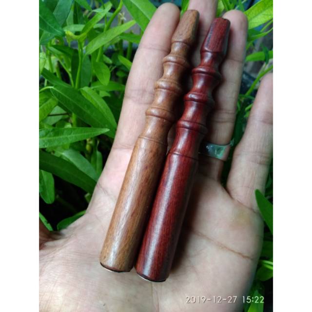 Uncuy/pipa rokok kayu nagasari
