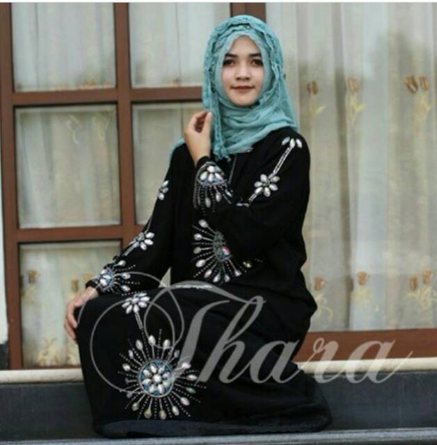 Thara Abaya (gamis)