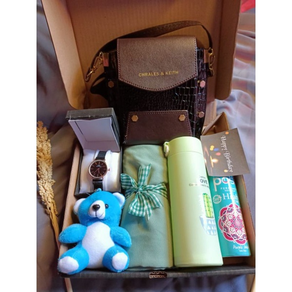 

❤️Paket Lengkap❤️ Hampers idul fitri,ulang tahun, gift box lebaran, souvenir,kado tas,jam tangan