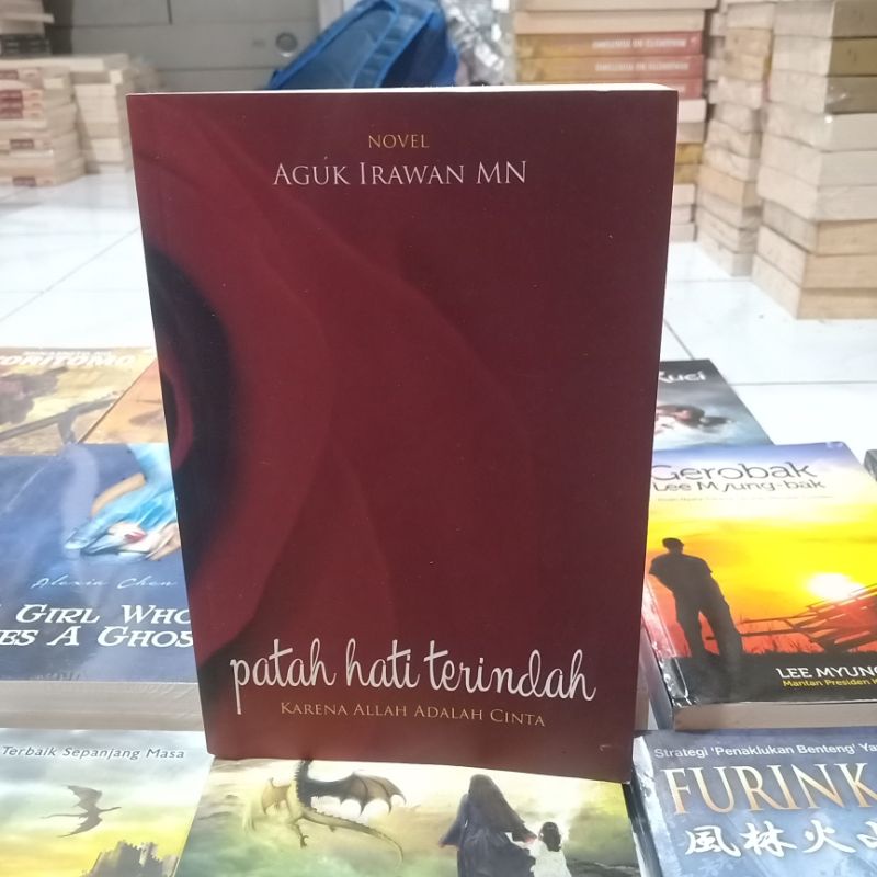 OBRAL Buku novel murah // novel sastra Jepang // fantasi // dewasa // fiksi // sejarah // Eiji yoshikawa // oda nobunaga // kiersten white // Alexia Chen // the magician // furinkazan // the earthsea cycle // Stephanie Anna // natisha // gerobak lee-Patah hati