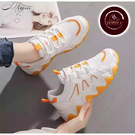 Sepatu Wanita Sepatu Sneakers Wanita Terbaru Sepatu Wanita Terbaru Sepatu Korea Wanita Sepatu Korean Style Wanita Sepatu Cewek Kekinian Sepatu Cewek Sneakers Sepatu Cewek Terbaru Sepatu Cewek Korea Dewasa Sepatu Sneakers Wanita Putih-2