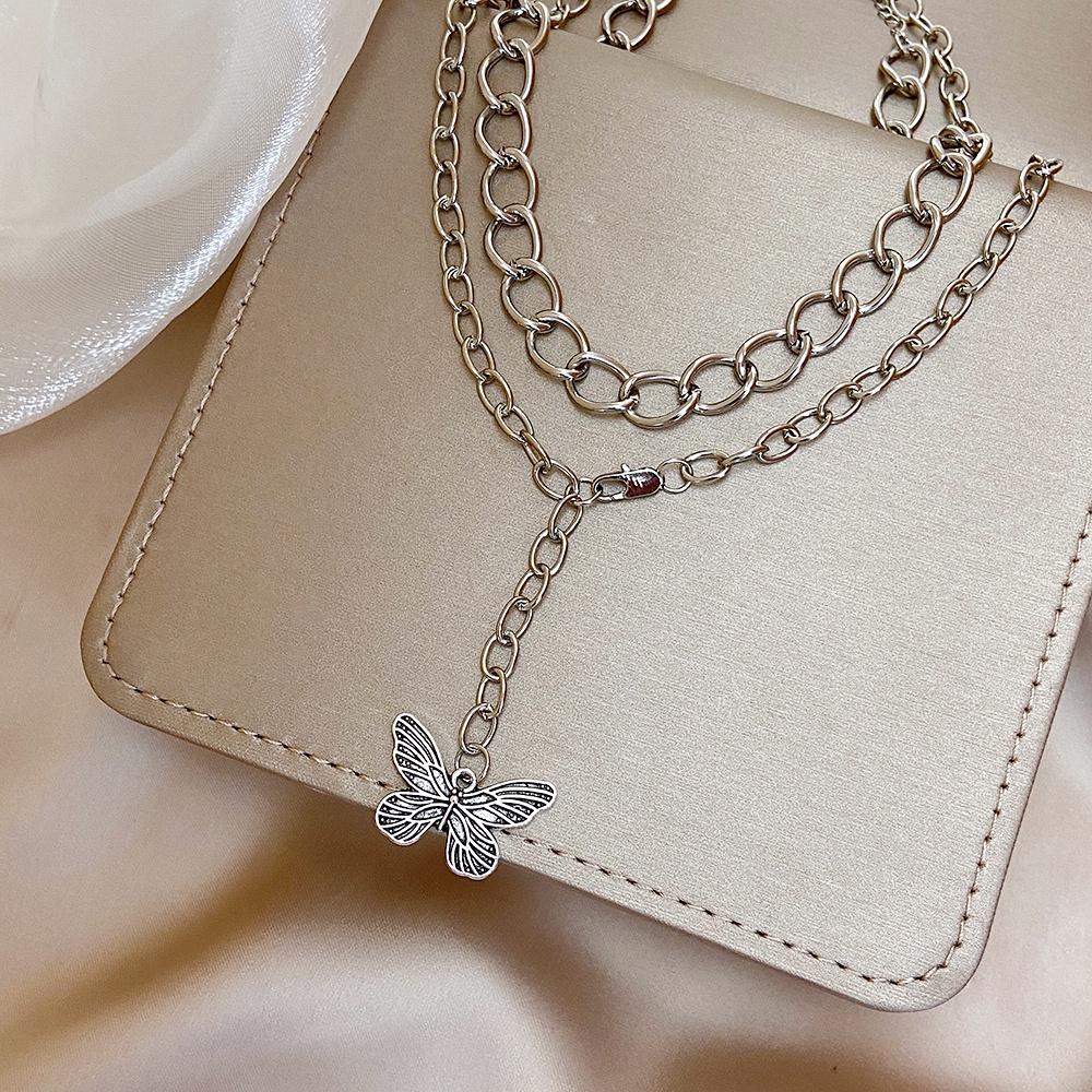 Kalung Rantai Double Layer Liontin Kupu-Kupu Bahan Metal Gaya Vintage Untuk Wanita