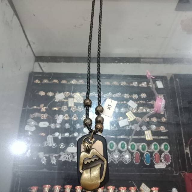 Kalung Liontin Kulit Asli Black Bakaran