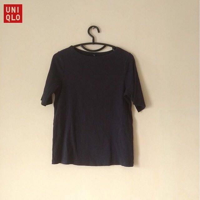 Kaos knit uniqlo second