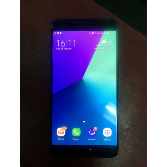 SAMSUNG C9 PRO (Black) second dijual cepat