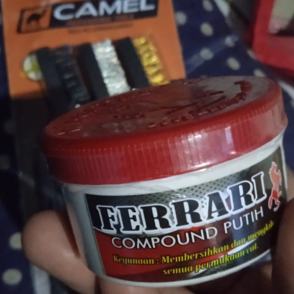 Kompon Putih Penghilang Baret Poles FERRARI Gosok Compound Kompon - Putih