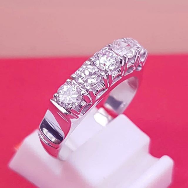 Cincin berlian listring