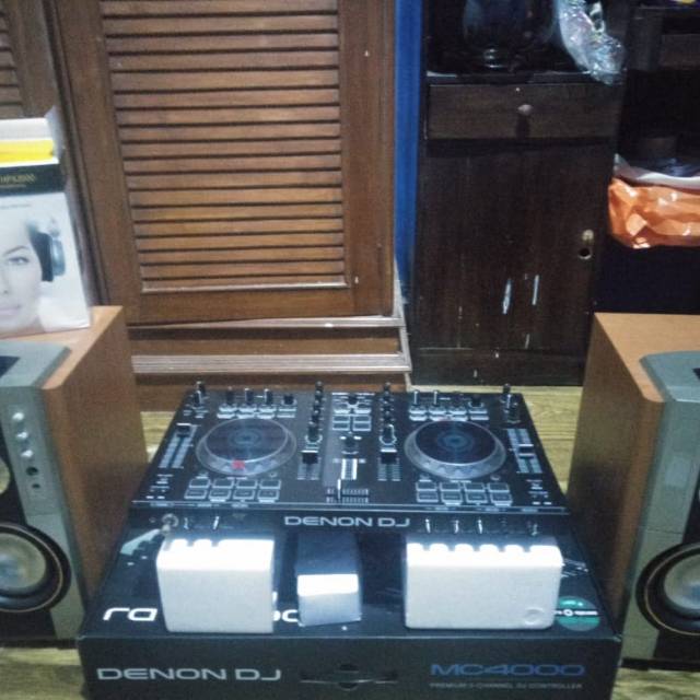 Pesanan Denon DJ MC4000