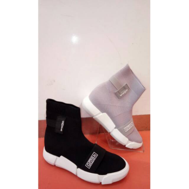 Sepatu gosh new arrival
