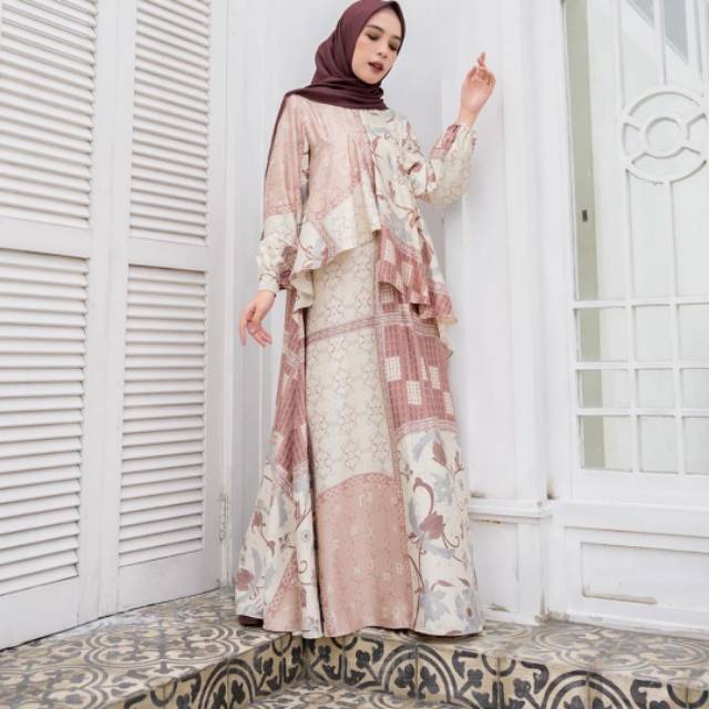 Rumi Dress Wearing Klamby
