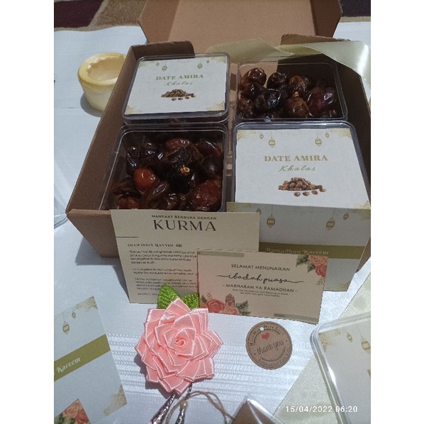 

Hampers Kurma khalas