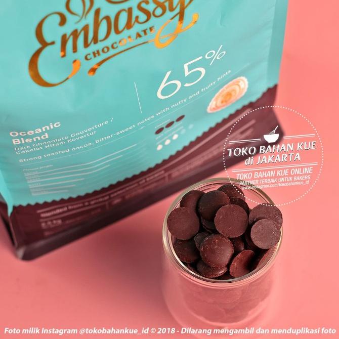 

Embassy Chocolate - Oceanic Blend 65% 1kg Dark Couverture Tulip Coklat