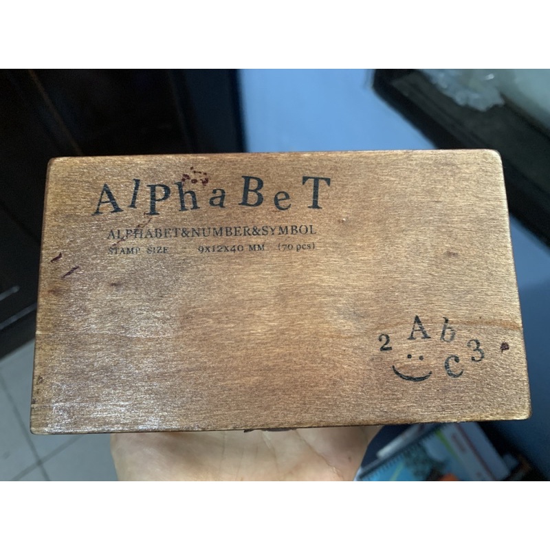 

70Pcs Cap Stampel Huruf Dan Angka Kayu Alphabet Stamp Dengan Kotak Alat Ketok Huruf Angka