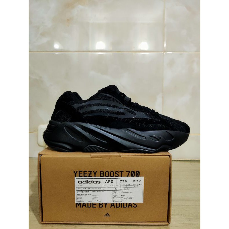 yeezy 700 5.5