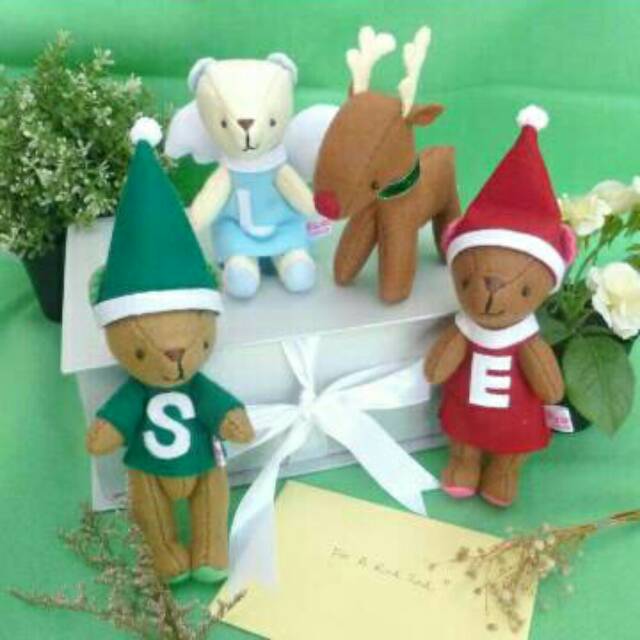 

Kotak hadiah gift set natal dan tahun baru: Boneka + Cookies + Fur Notebook + kartu + box