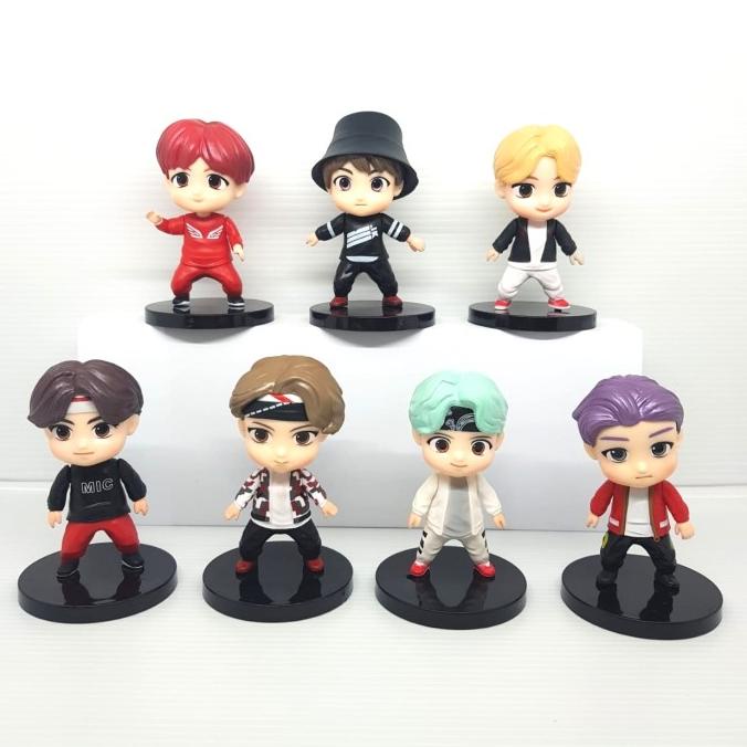Topper Bts Bangtan Boys Figurine Figurin Boneka Pajangan Mobil