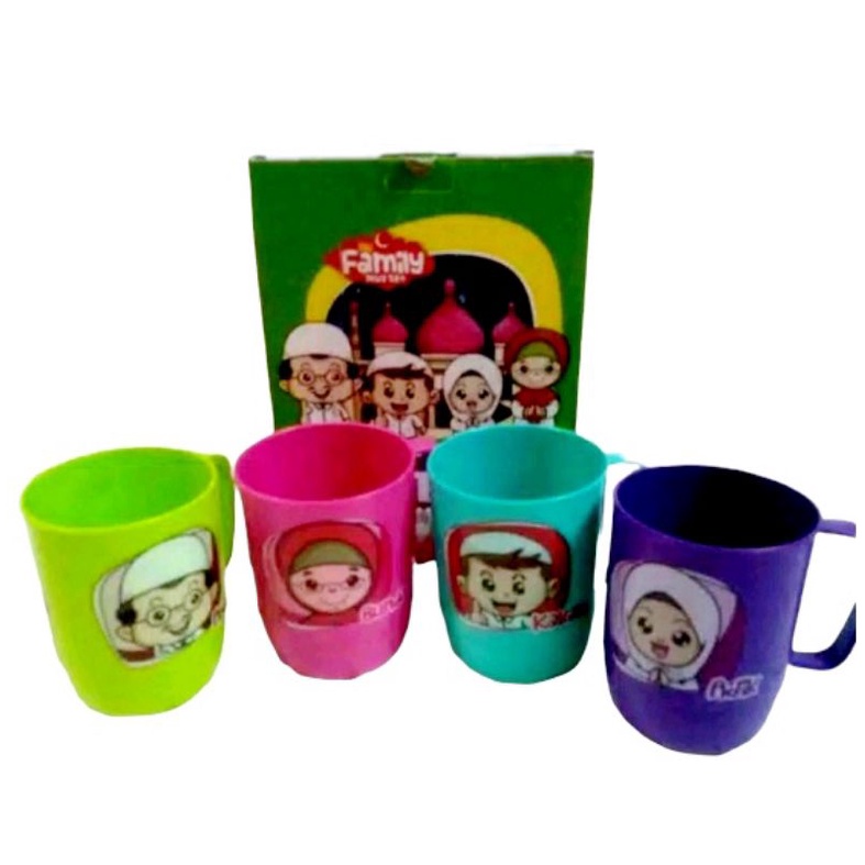 MUG / CANGKIR  FAMILY 4 SET PLASTIK