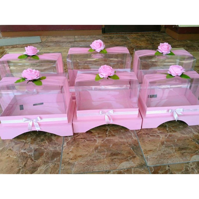 

hantaran seserahan karton berkaki tutup mika kotak seserahan hantaran susun bertingkat