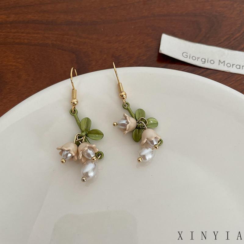 Anting Stud Desain Bunga Lily of the Valley Aksen Mutiara Untuk Anak Perempuan