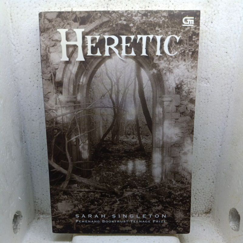 Heretic - Sarah Singleton