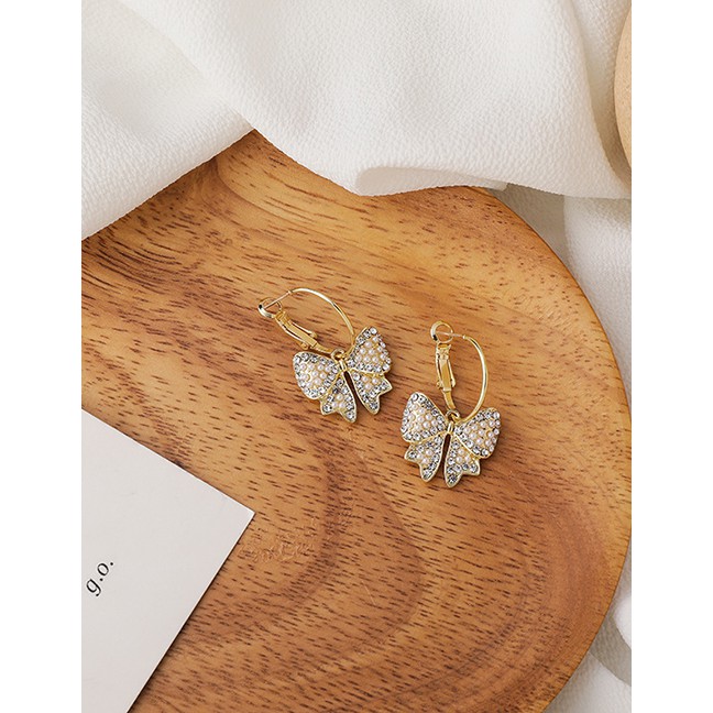 LRC Anting Tusuk Fashion Golden Full Rhinestone Pearl Bow Rhinestone Butterfly P75310