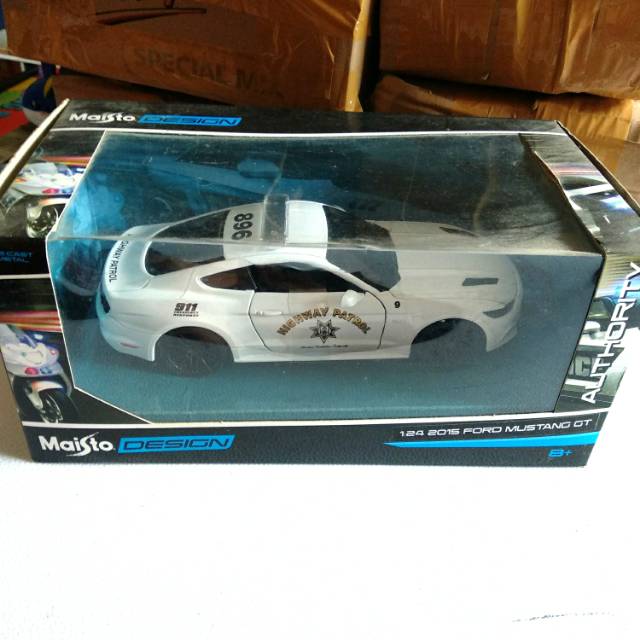 Maisto Design 1:24 2015 Ford Mustang OT