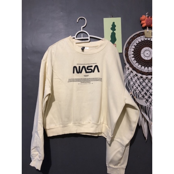 crop top h&m Nasa