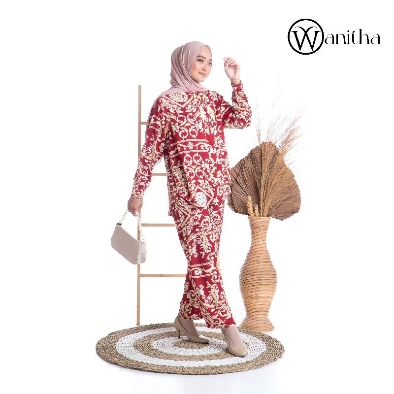 

Kansas red one set by Wanitha.id